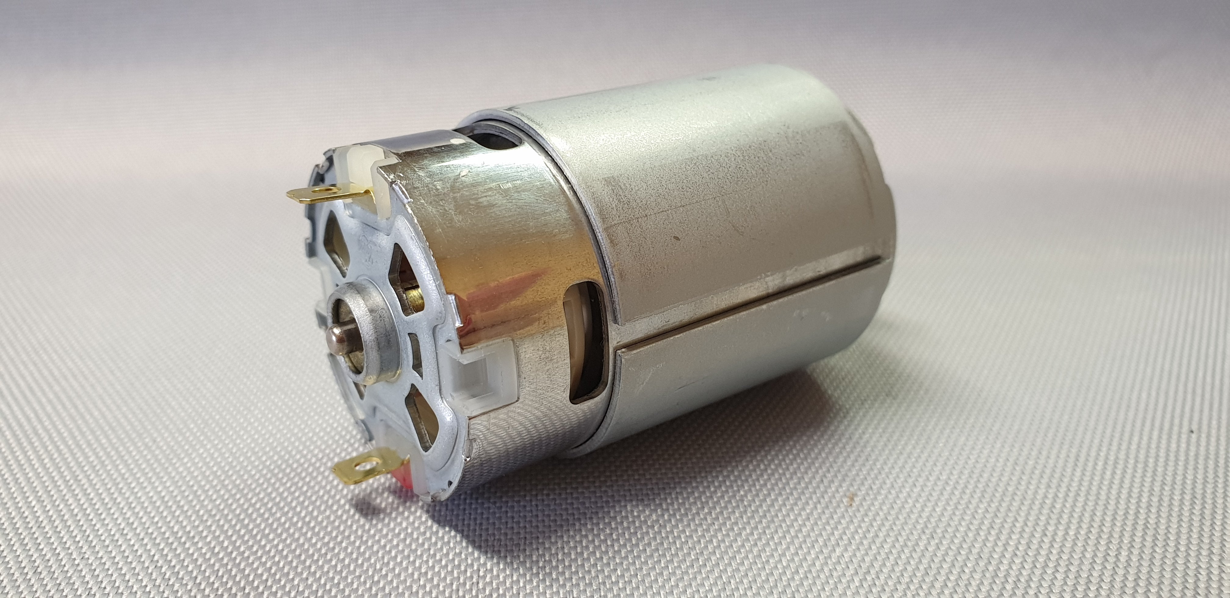 Neue echte Makita 629853-4 DC Motor DF030D