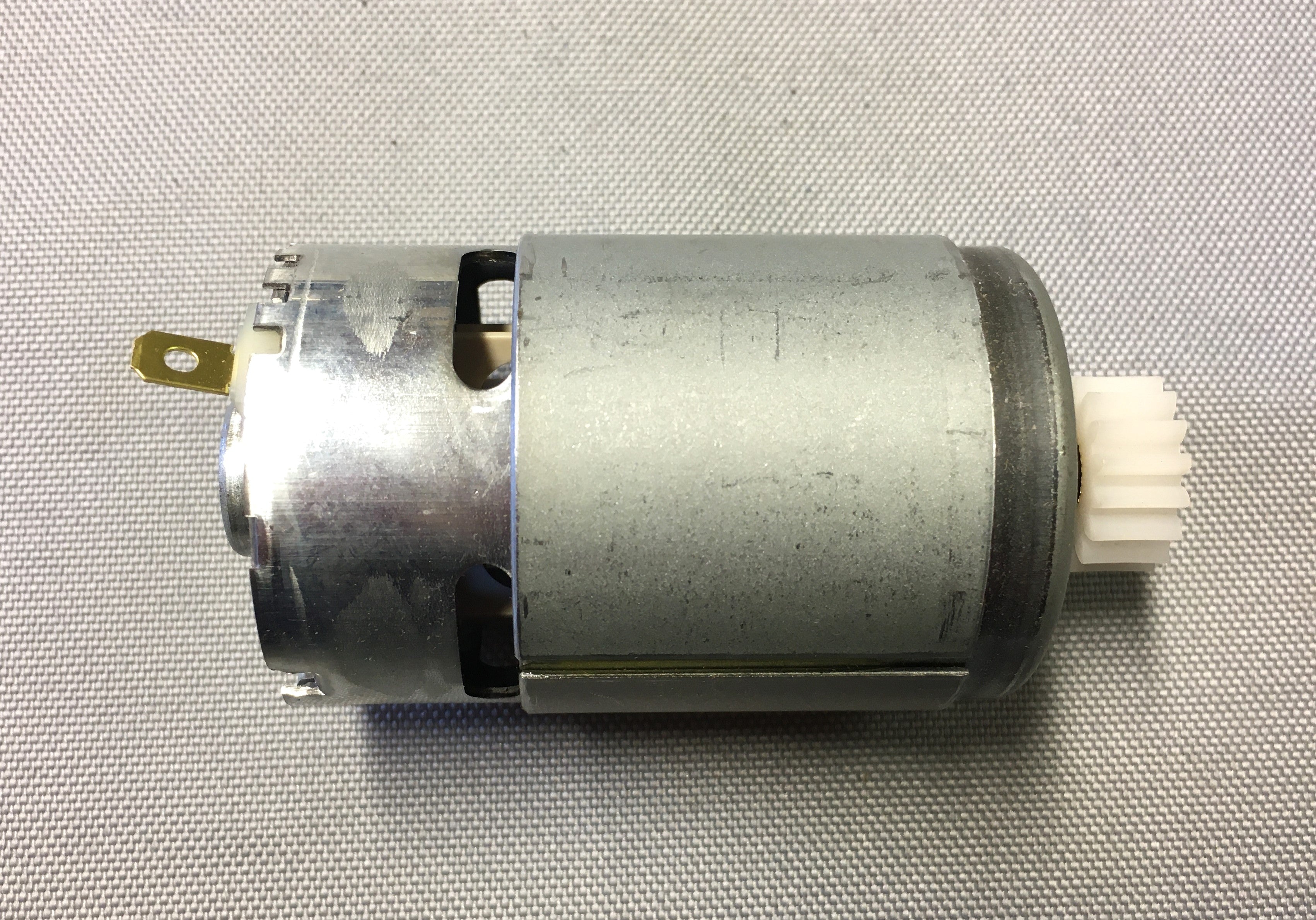 Новая подлинная Makita 629677-8 DC Motor 12V для 6831D 6835DWA