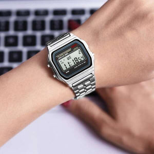 Alloix - Electronic watch with alloy band