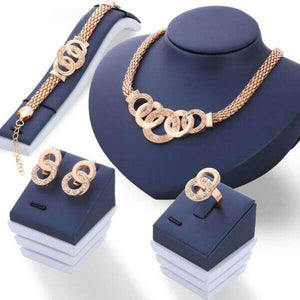 Merlyn - A set of luxury jewelry