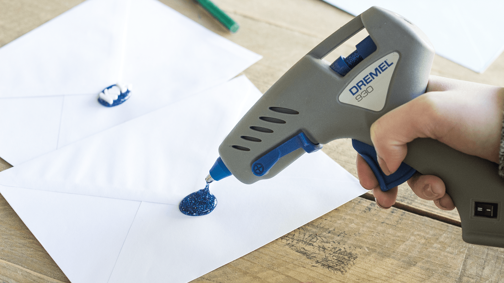 New Genuine Dremel F0130930JA ® Glue Gun 930 (930-18 Hobby) Glue Guns